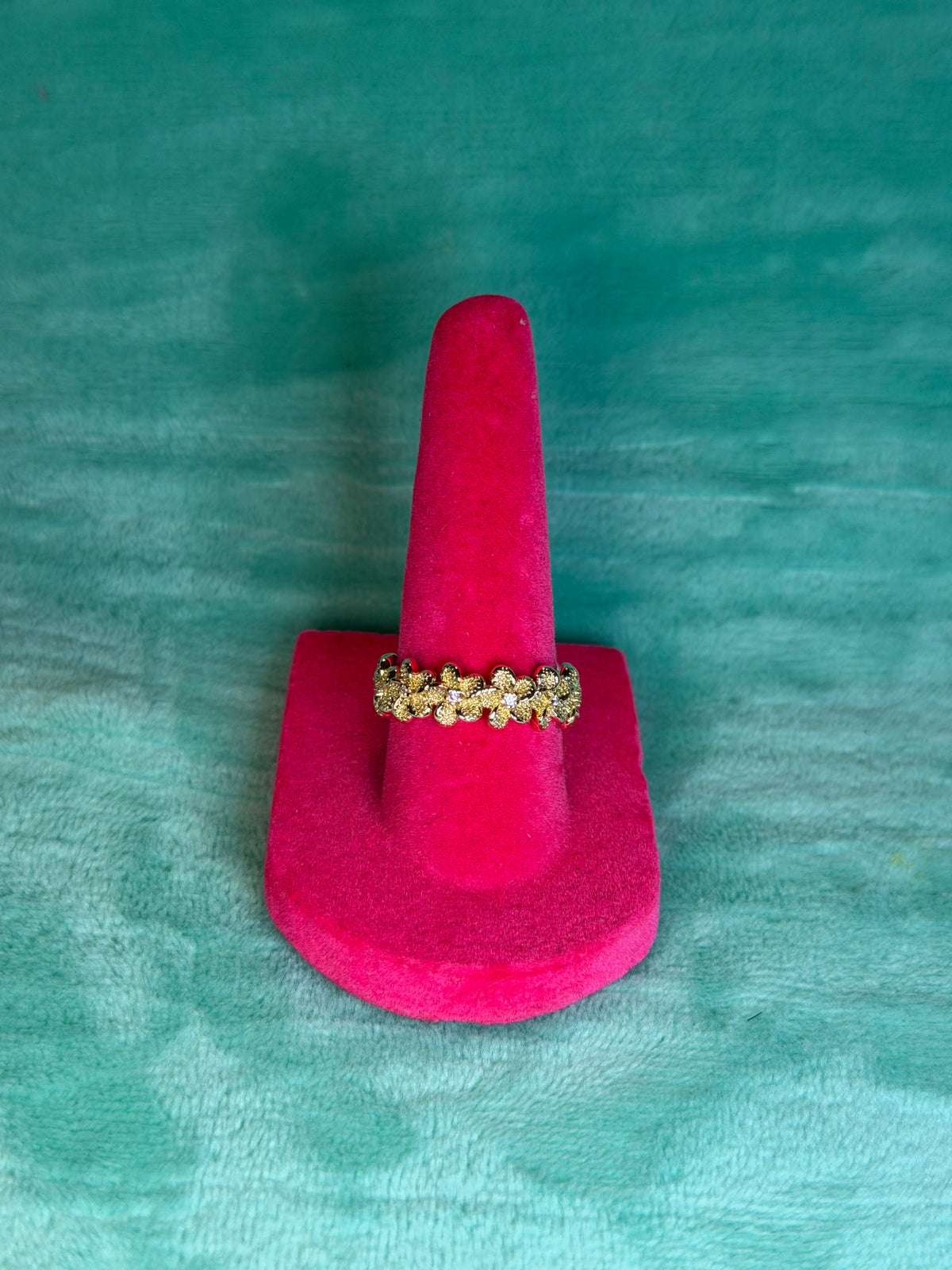 🌸✨ Golden Flower Band Ring ✨🌸