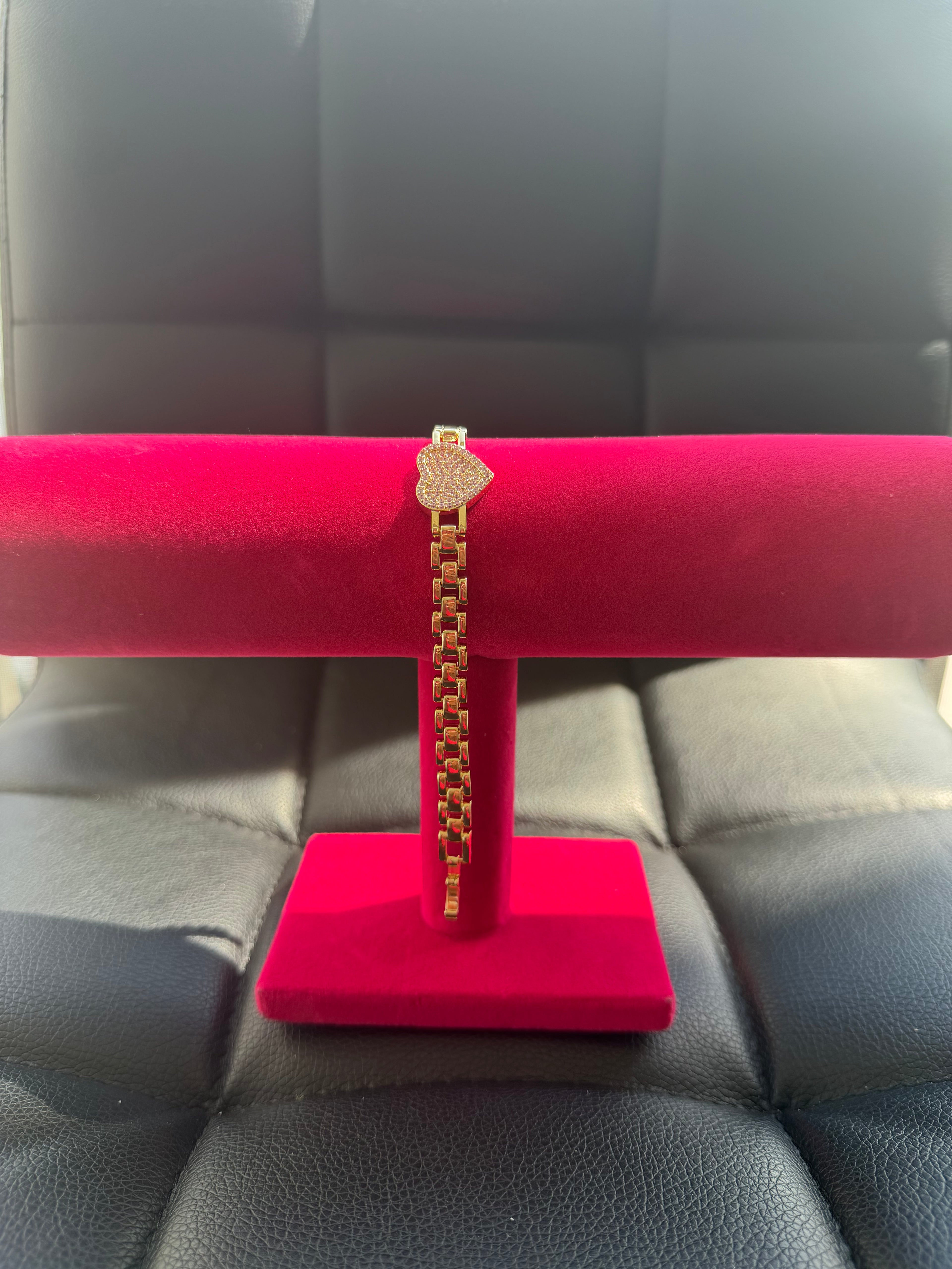 💖 Pavé Heart Chain Bracelet (Pink)